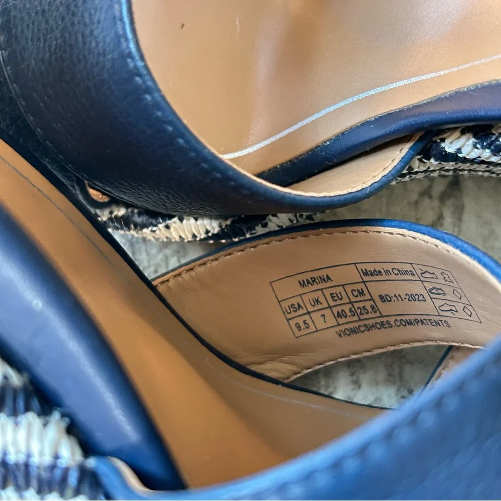 Vionic Marina Navy Stripe Leather Wedge Sandals, Size 9.5 EUC